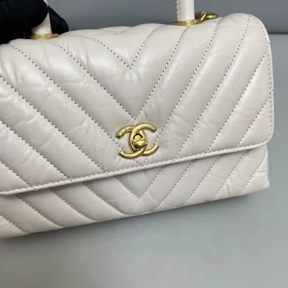 CHANEL brand color